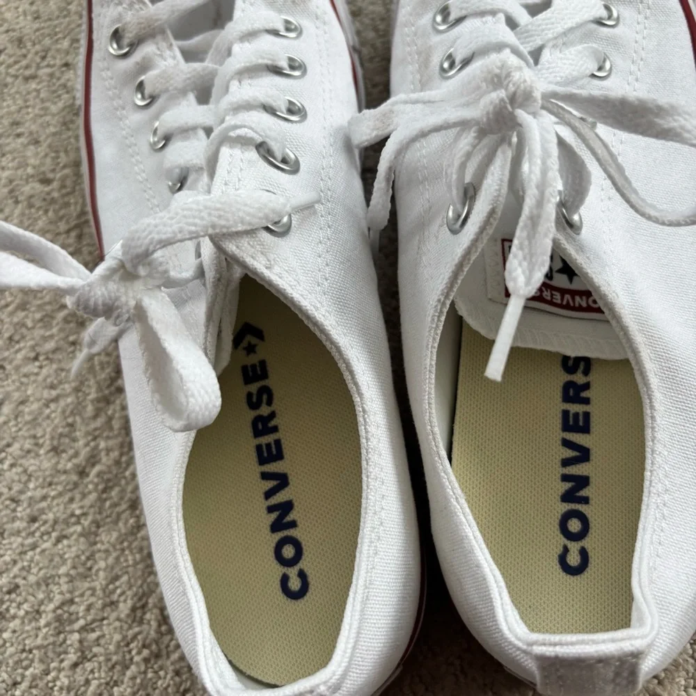 Converse White Low-Top Sneakers - Picture 6 of 7